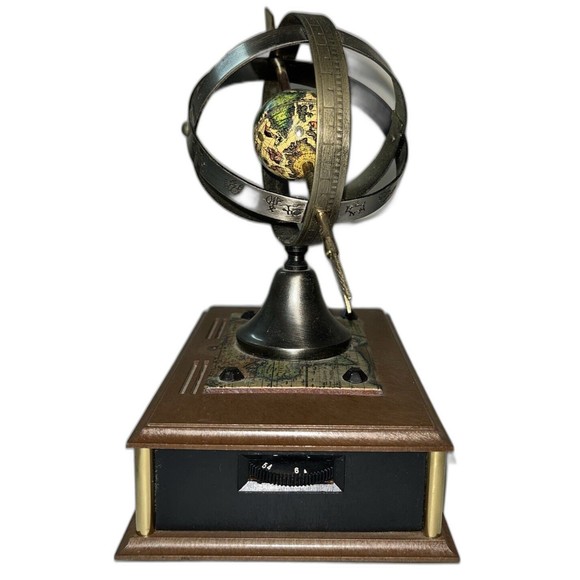 Vintage Fred Roberts Co Globe World AM Transistor Radio Made In Japan Tested - Picture 2 of 12